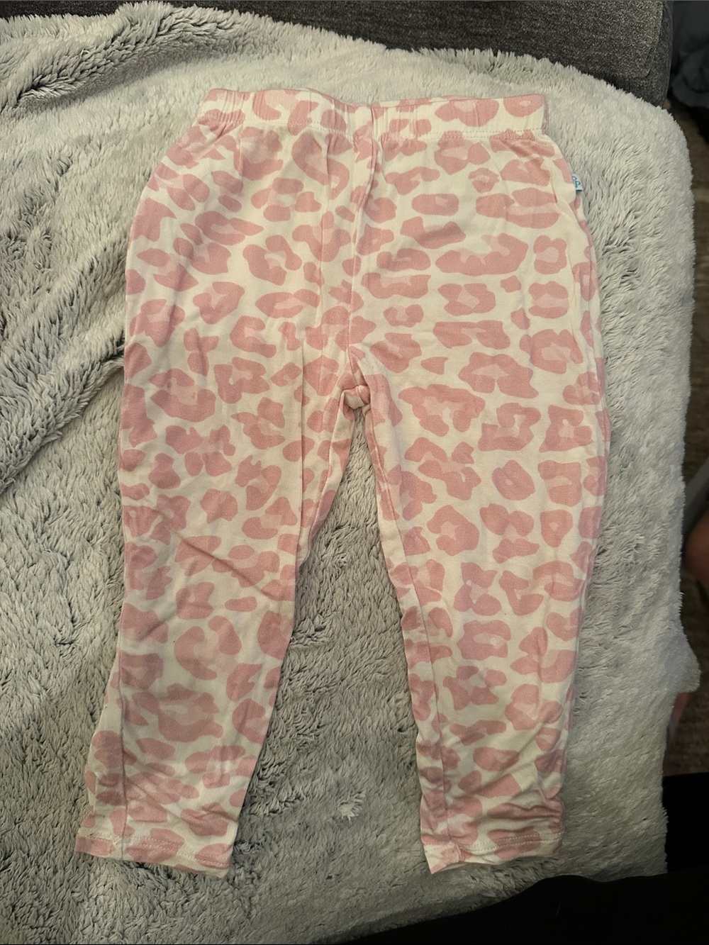 Posh Peanut pink and white leopard print leggings size 6-12 months